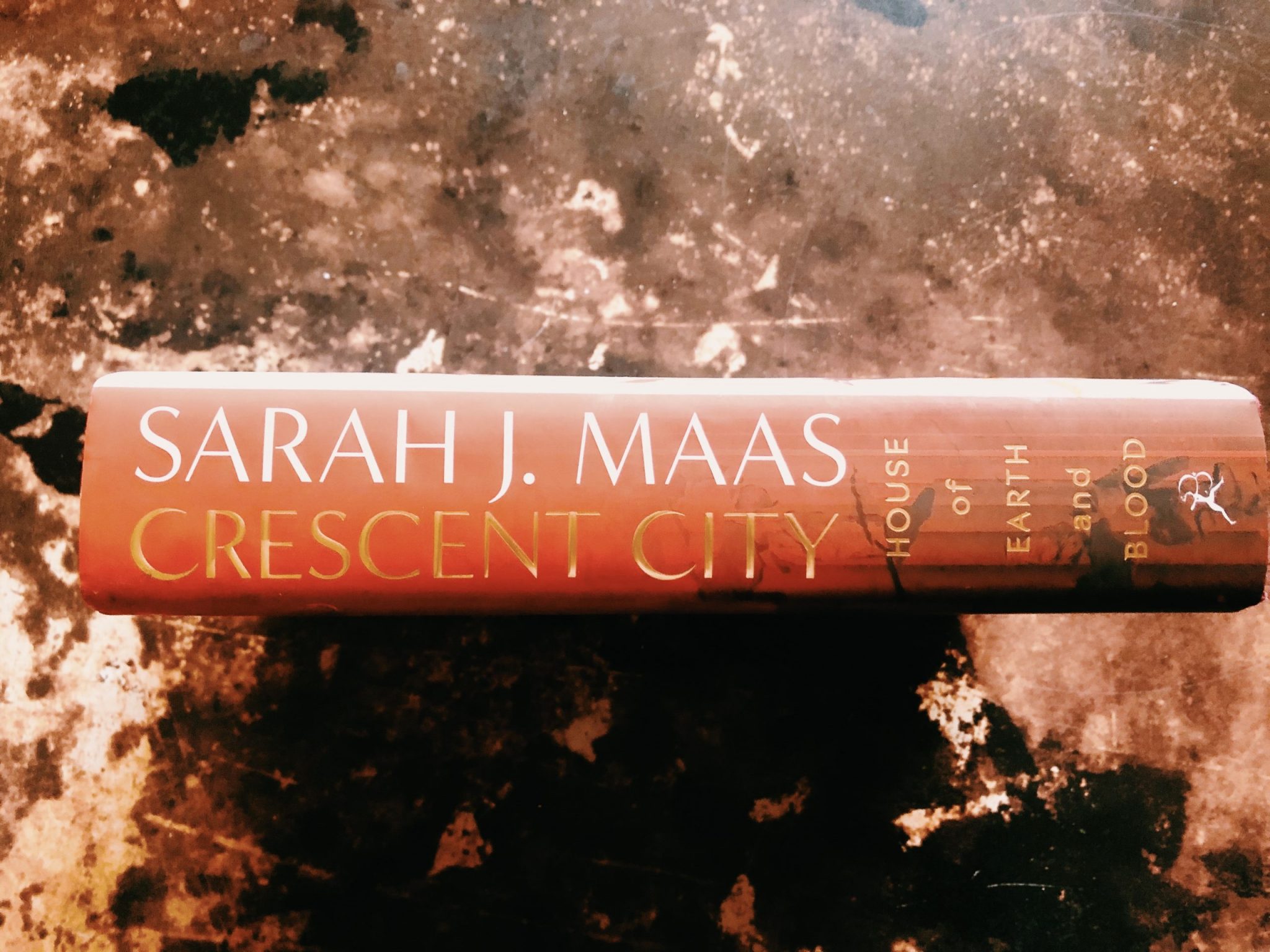 Crescent City – House of Earth and Blood: Book Review