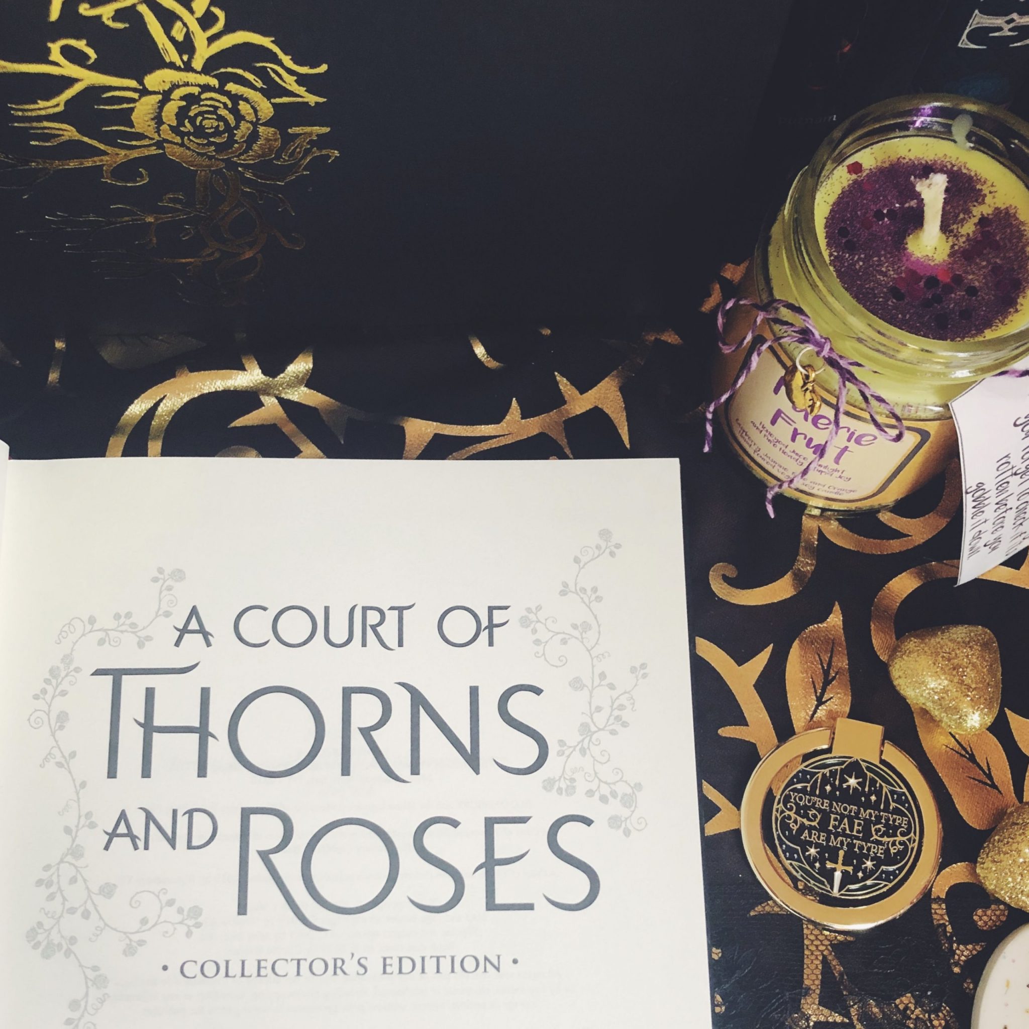 a court of thorns and roses collectors edition front page